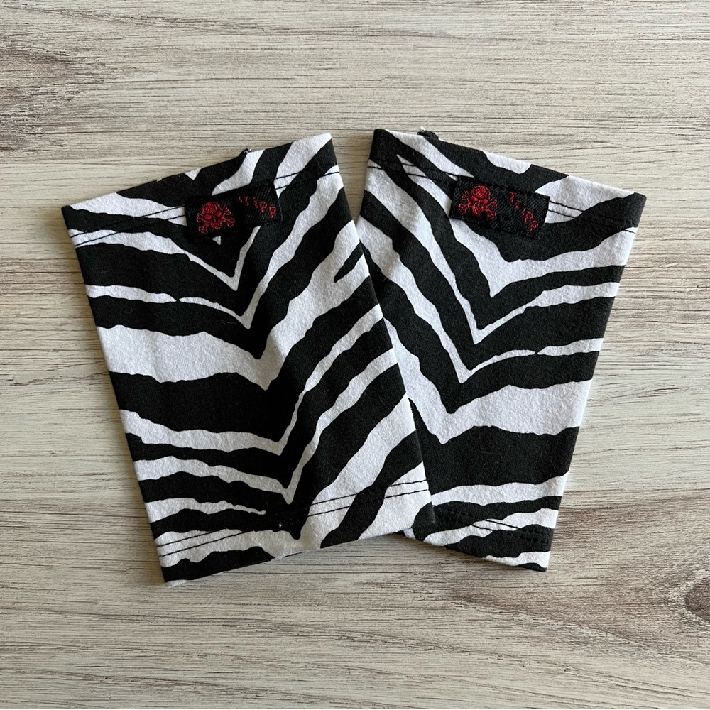 Vintage Y2K Hot Topic Tripp NYC Zebra Print Fingerless Gloves! Rare HTF 🖤